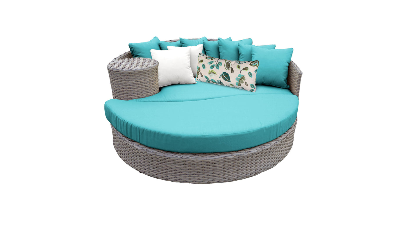 Oasis Wicker Daybed, Round Outdoor Sofa