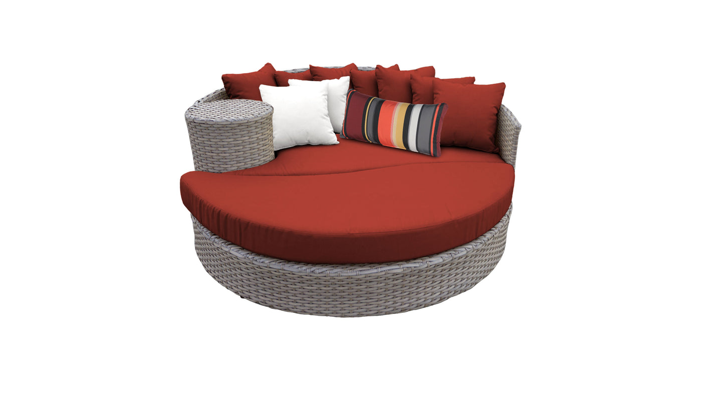 Oasis Wicker Daybed, Round Outdoor Sofa