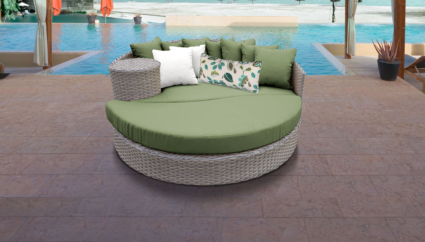 Oasis Wicker Daybed, Round Outdoor Sofa