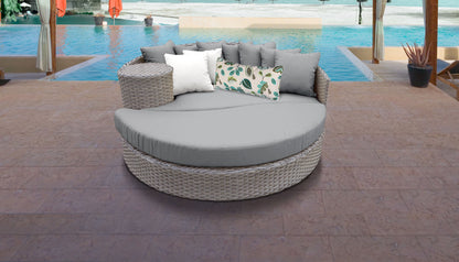 Oasis Wicker Daybed, Round Outdoor Sofa