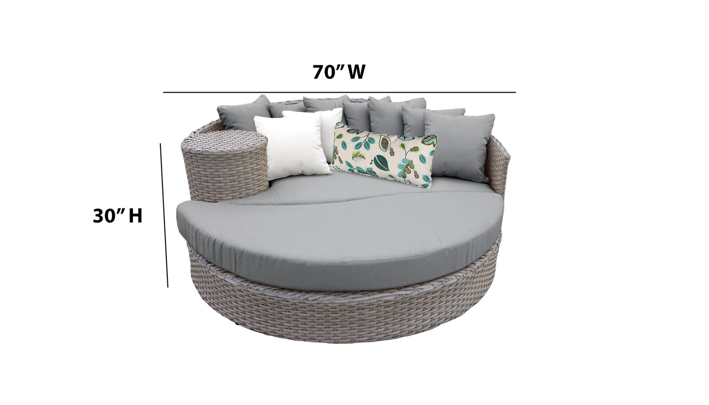 Oasis Wicker Daybed, Round Outdoor Sofa