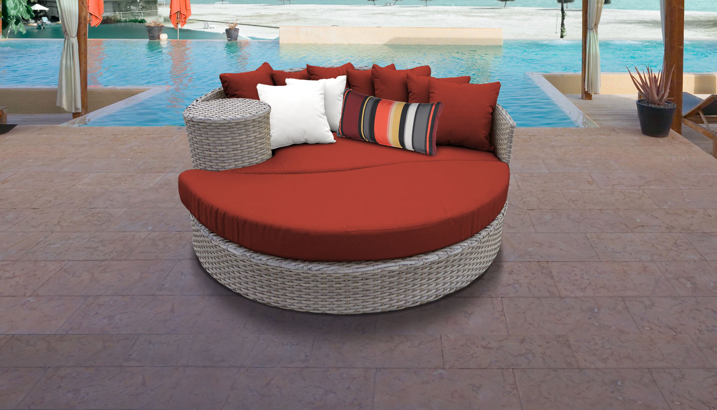 Oasis Wicker Daybed, Round Outdoor Sofa