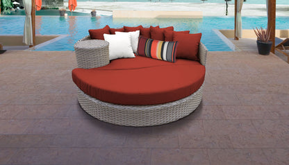 Oasis Wicker Daybed, Round Outdoor Sofa